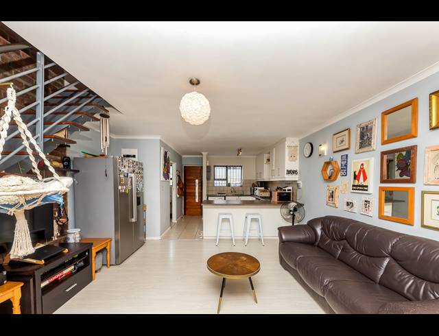 2 BEDROOM FLAT FOR SALE IN PLUMSTEAD